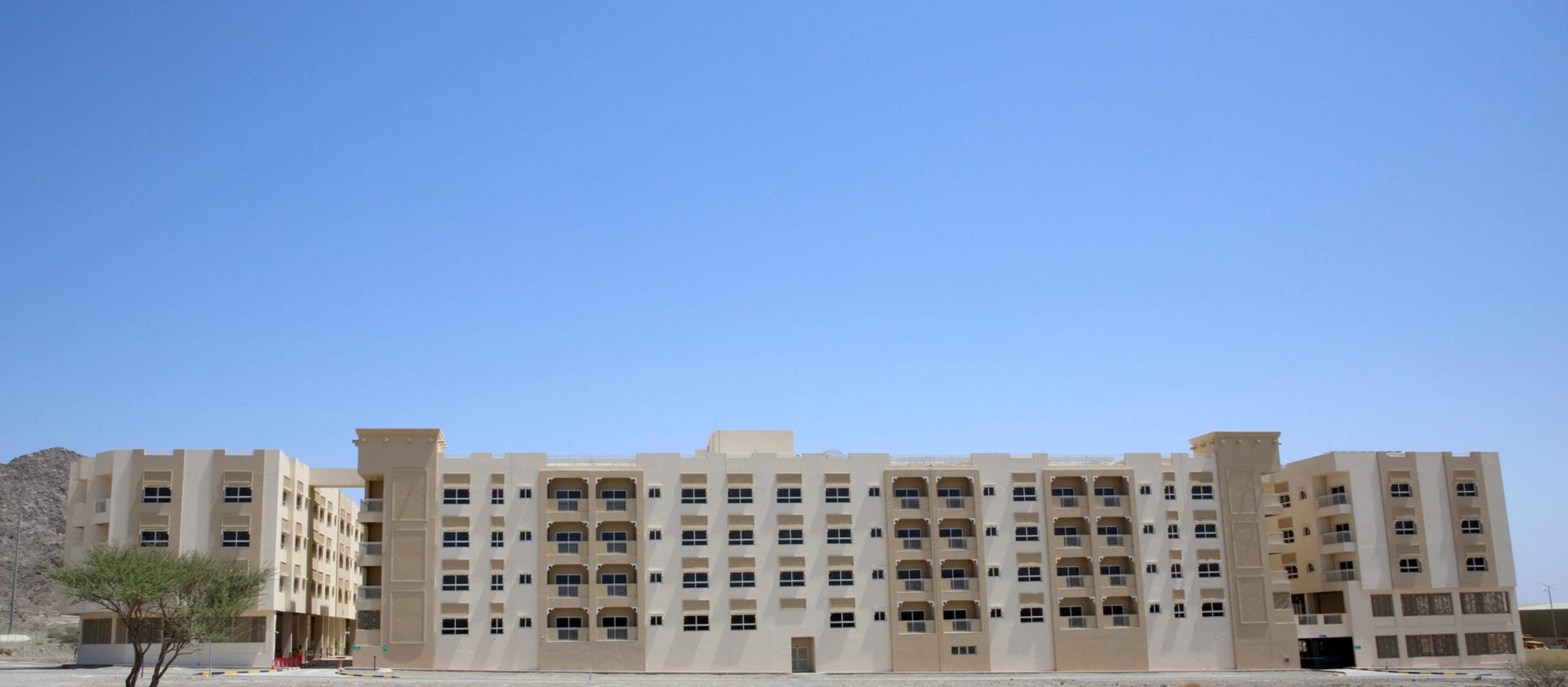 مجمع سكن موظفي البلدية بمنطقة حتا
