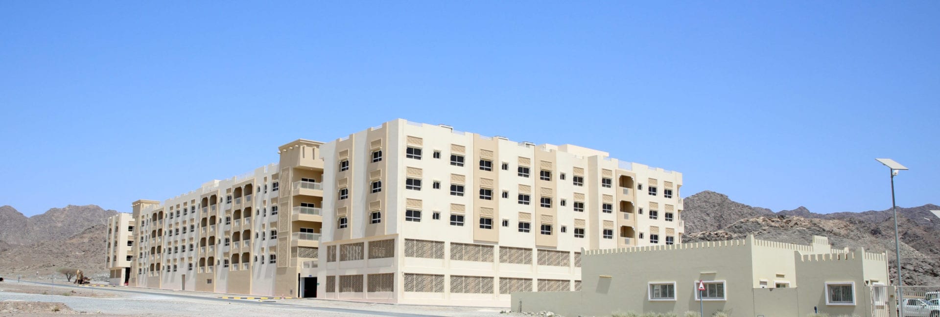 مجمع سكن موظفي البلدية بمنطقة حتا